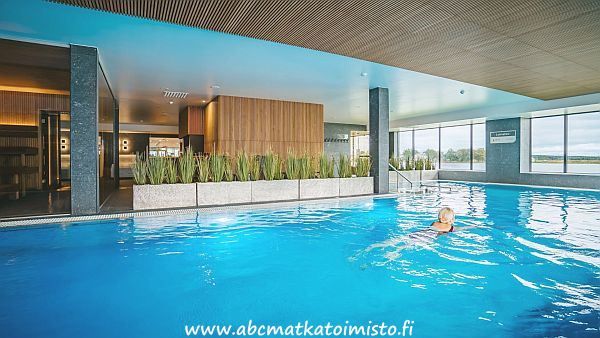 Kylpylähotelli Hestia Hotel Haapsalu Spa  Haapsalussa Virossa. Kaupunkiloma, hotellivaraus, miniloma,  kylpyläloma ja perheloma. Majoitus Haapsalussa kylpylähotelissa varaus ABC matkatoimisto