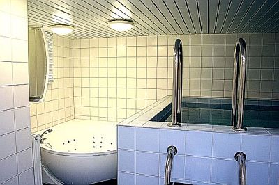 Sauna poreallas pulahdusallas Astra Hotel hotelli Pärnu hotellimatka tarjous kaupunkilomalle ABC matkatoimisto