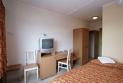 Carolina Hotel hotelli Pärnussa kaupunkiloma työpöytä standard huone majoitus ABC matkatoimisto