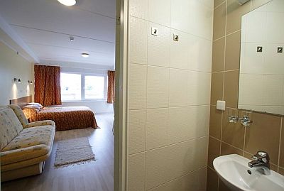 Carolina Hotel hotelli Pärnussa kesäloma perheloma perhehuone majoitus kylpyhuone ABC matkatoimisto