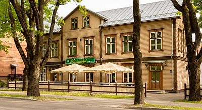 Hotelli kesälläi Koidulapark Hotel hotelli Pärnu kaupunkiloma perheloma ABC matkatoimisto