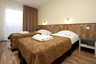 Strand Spa Conference Hotel Pärnu Standard huone kuvassa sängyt ABC matkatoimisto