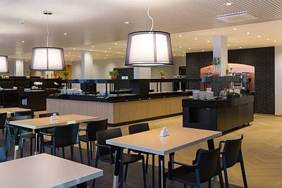 Tervis Medical Spa kylpylähotelli Pärnu buffet ravintola pöydät ABC matkatoimisto