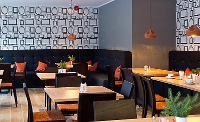 Go Hotel Shnelli Tallinna kahvila pöytä ABC matkatoimisto