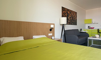 Go Hotel Shnelli apartment huone a ABC matkatoimisto