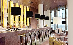 Swissotel Talllinn Viiden tähden  hotellimatka Tallinna baari ABC matkatoimisto