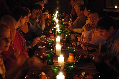 Olde Hansa keskiaikaisravintola Tallinna vanha kaupunki keskiaikainen syöminki  illallinen illanvietto kesäjuhla kesäpäivä tyky ABC matkatoimisto
